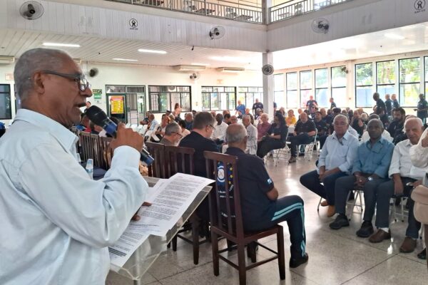 AAPVR celebra 52 anos com homenagens, coral e fanfarra da ETPC